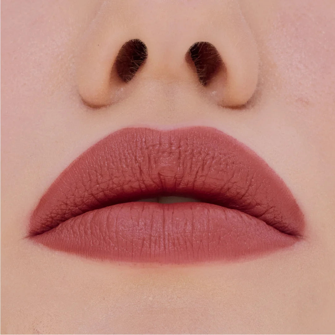 Maybelline Serum Lipstick, Hydrating Lip Makeup with 8HRs of Lip Plumping Moisture with Hyaluronic Acid + Oil Blend